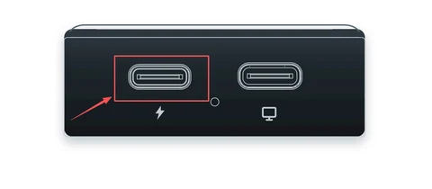 辅助 USB-C 接口（闪电图标，Power Port）位置示意
